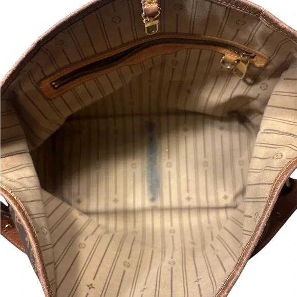 Louis Vuitton Monogrammed Delightful MM - Picture 8 of 13